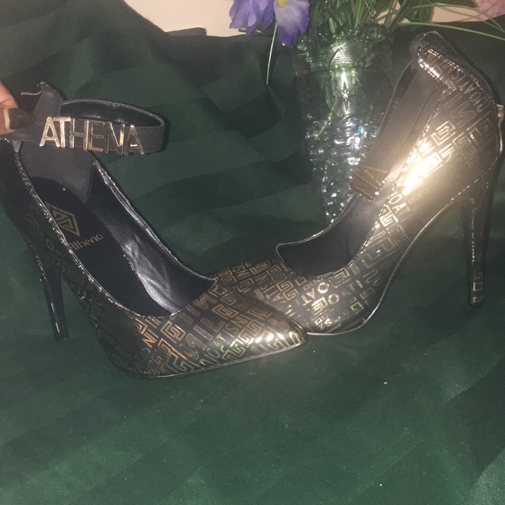 Pointed toe pumps